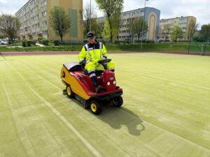 Utrzymanie boisk sportowych i placów zabaw
